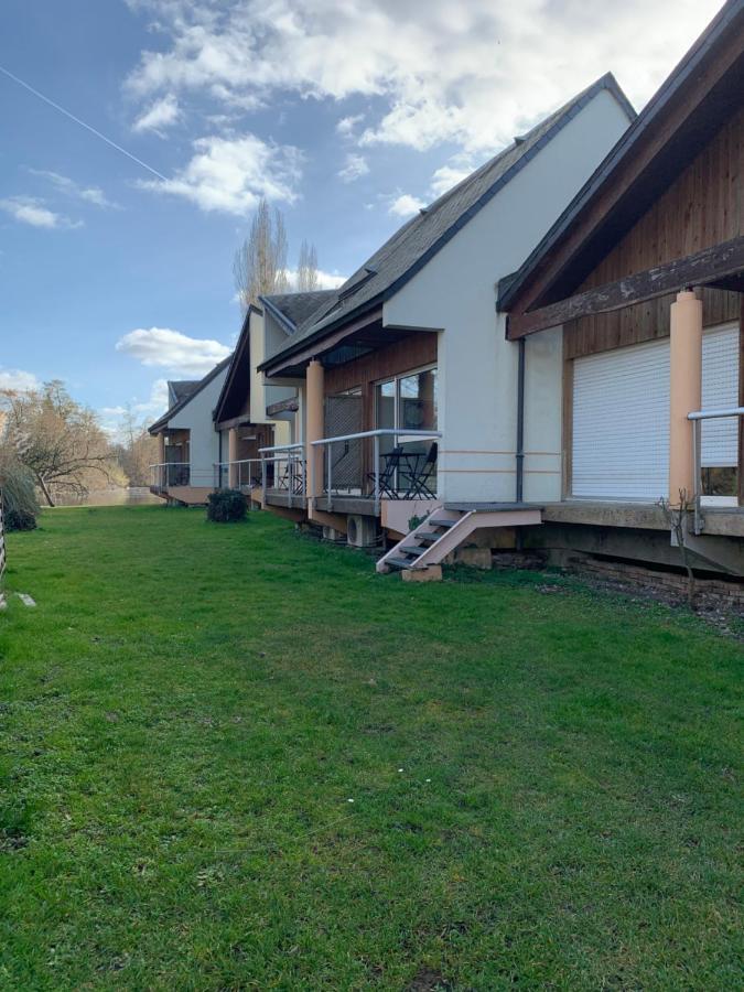 Hotel L'Ile Du Saussay Итвиль Экстерьер фото