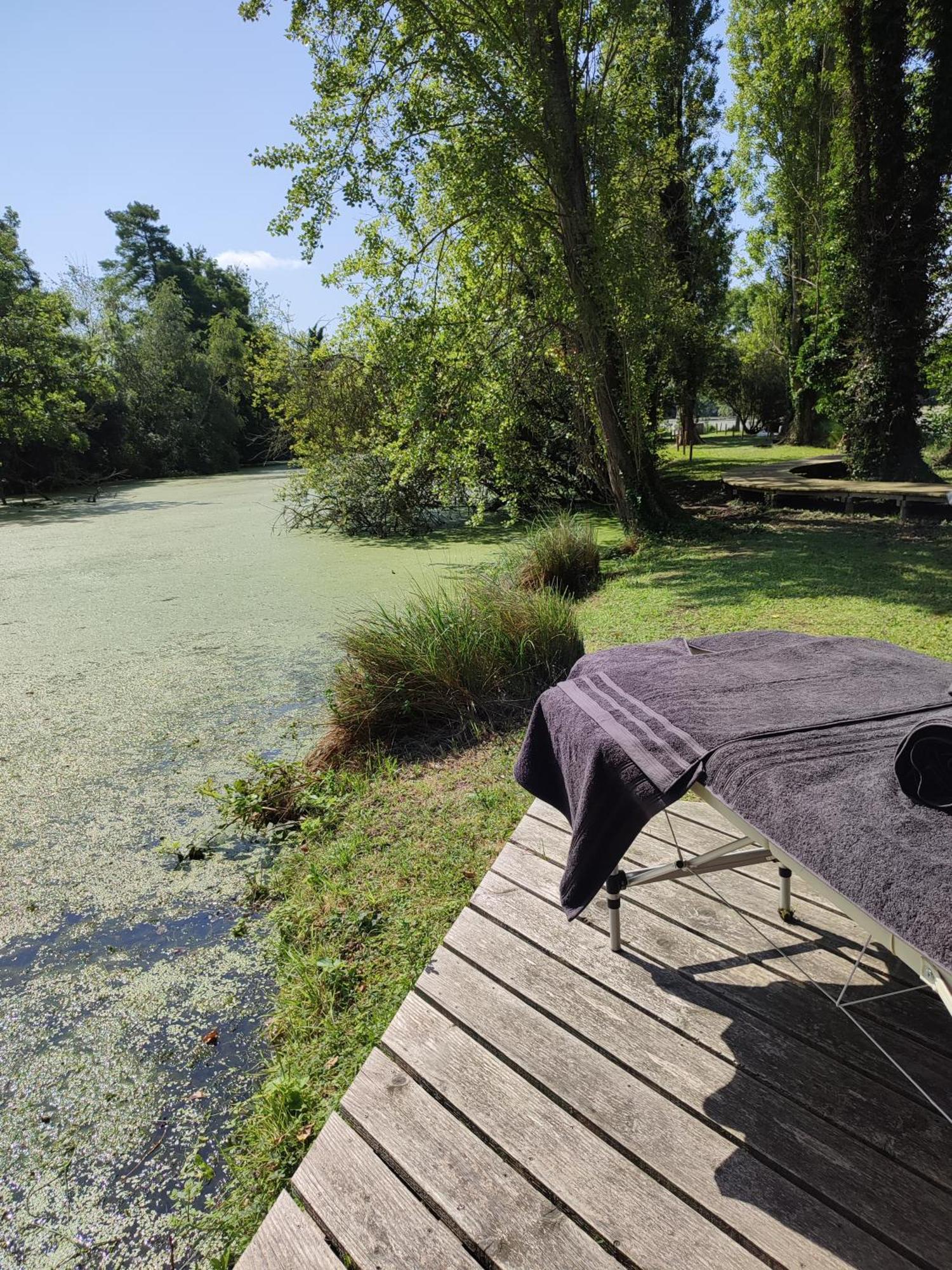 Hotel L'Ile Du Saussay Итвиль Экстерьер фото